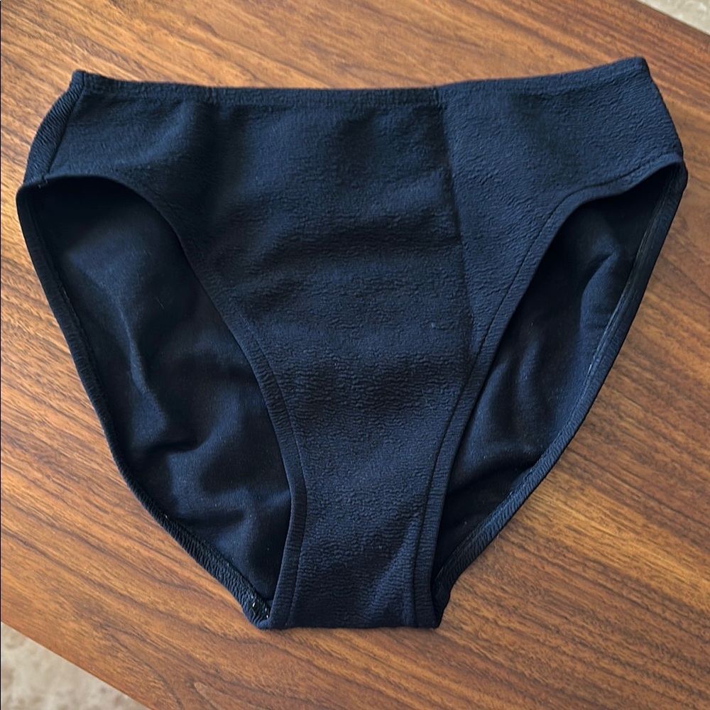 Black Textured Swimsuit Set - Picture 2 of 5